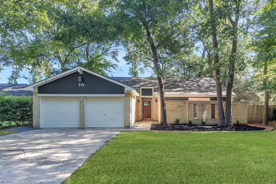 70 N Deerfoot CIR, The Woodlands, TX 77380