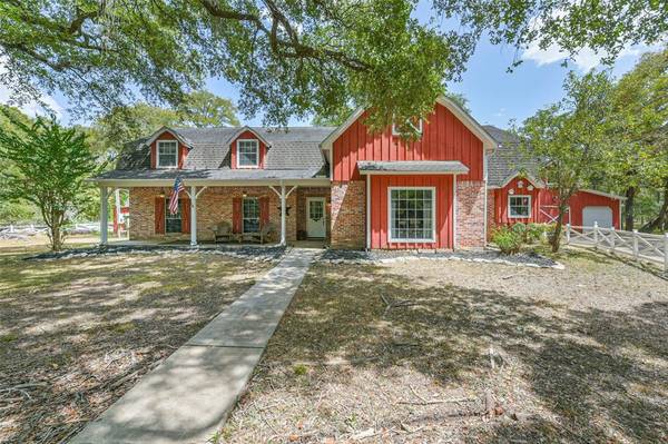 21003 Oak Forest RD, Damon, TX 77430