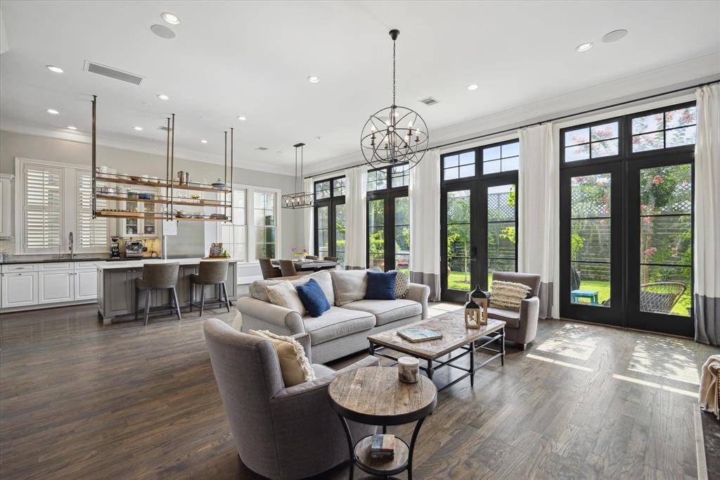 1124 Mosaico LN, Houston, TX 77055
