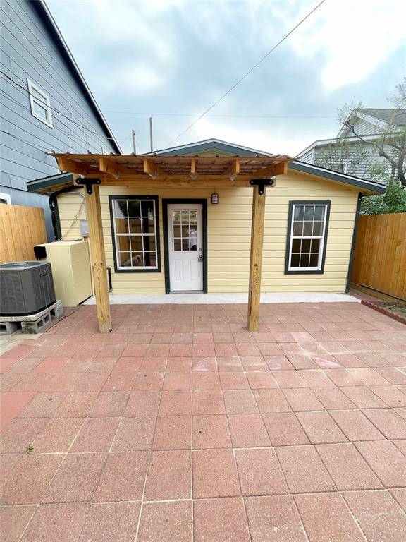 5523 Avenue Q Rear, Galveston, TX 77551