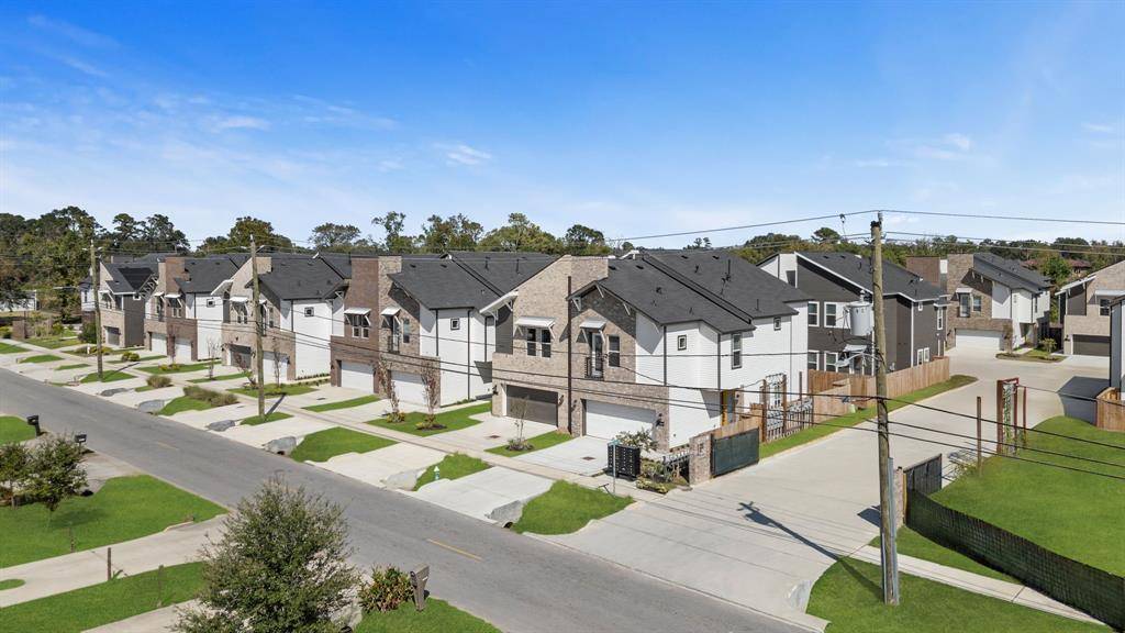 5812 Francis Oak Place PL, Houston, TX 77091