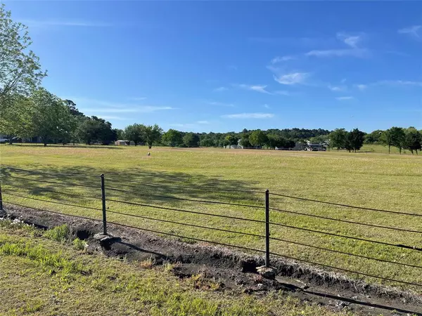 Willis, TX 77318,4.56 Acres Thompson RD