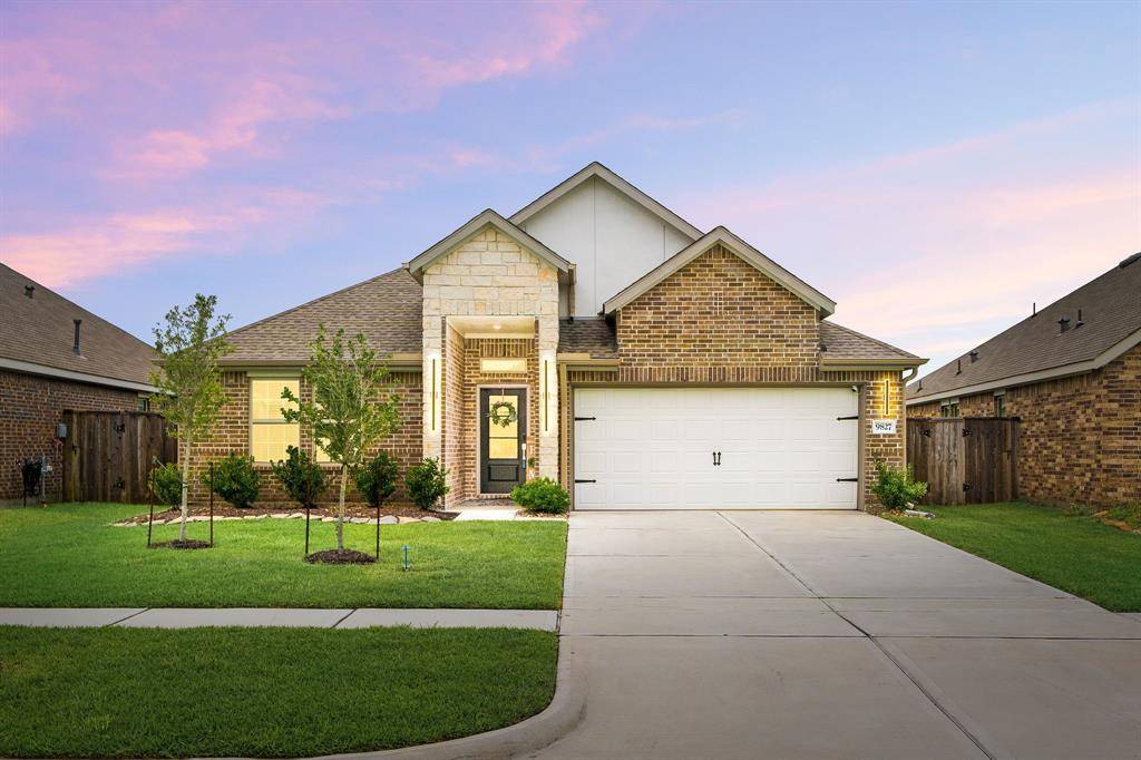 9827 Kingston Liberty LN, Baytown, TX 77521