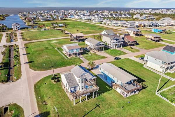 23013 Camino ST, Galveston, TX 77554