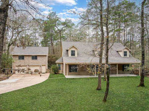 45 Creek Forest LN, Conroe, TX 77384