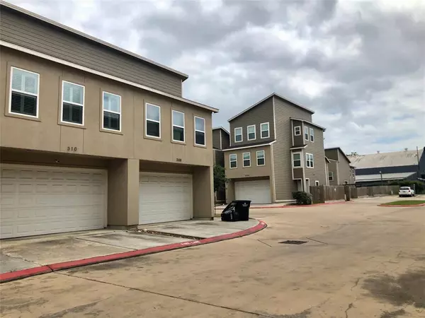 Houston, TX 77011,310 Mission LN