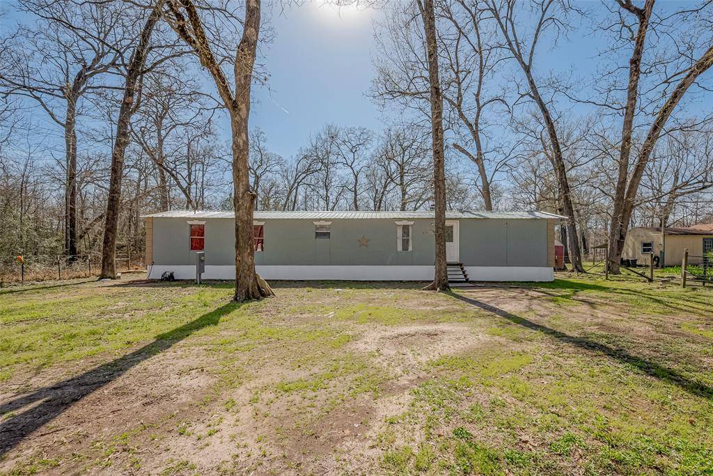 359 Cherokee Forest LN, Livingston, TX 77351