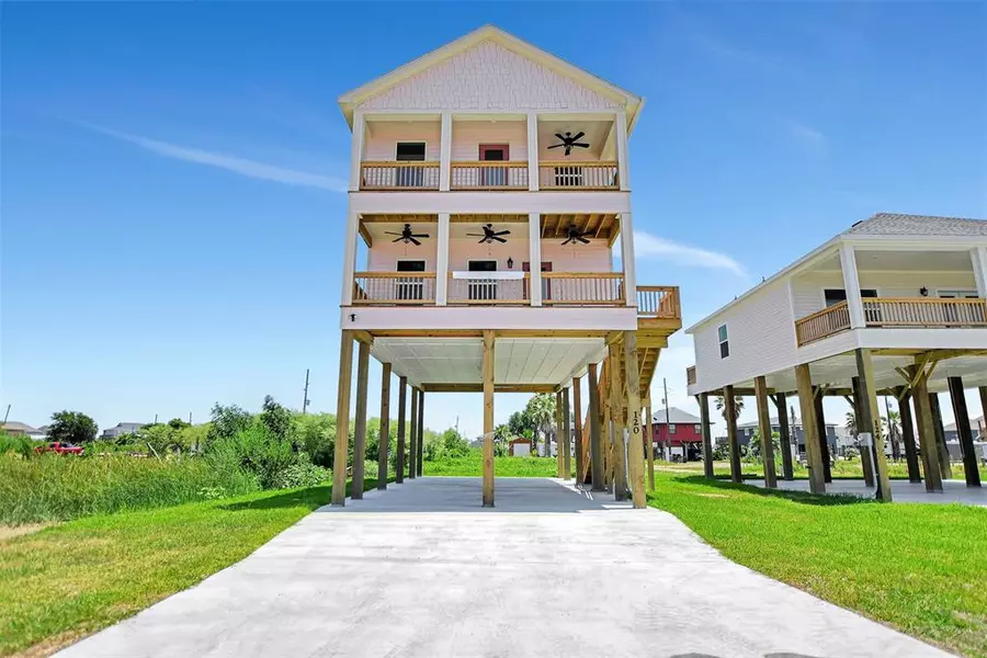 124 Jewel DR, Crystal Beach, TX 77650