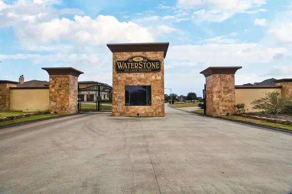 7 Waterstone CT, Montgomery, TX 77356