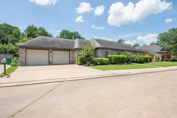 Angleton, TX 77515,11 Cay CT