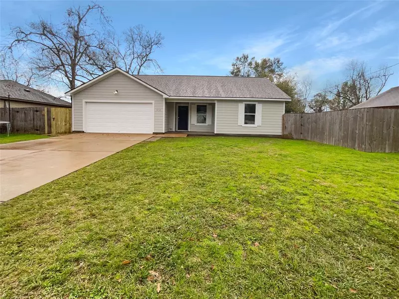 214 N 3rd ST, Sealy, TX 77474