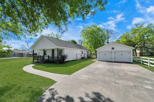 1527 Scott ST, La Marque, TX 77568