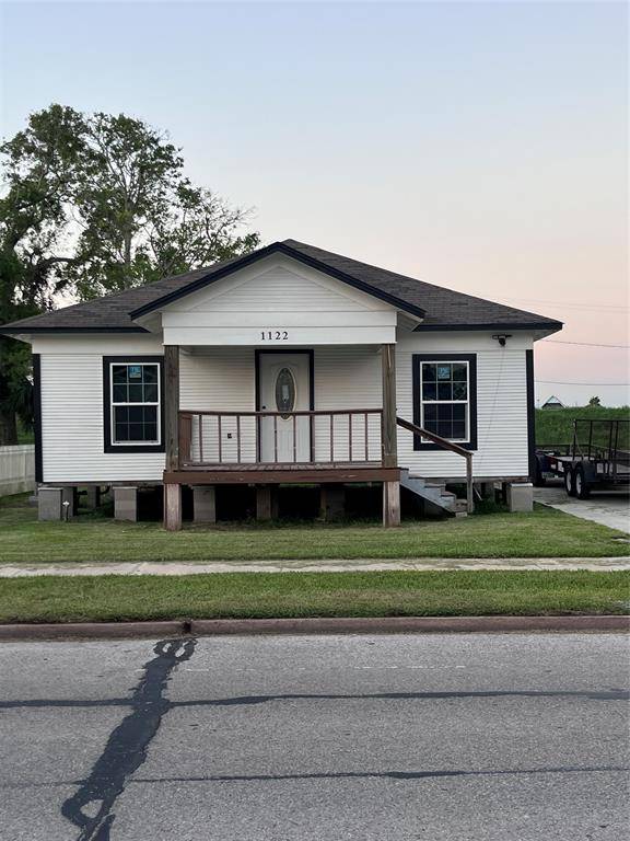 1122 W 2nd ST, Freeport, TX 77541