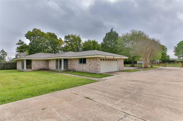 12020 N L ST, La Porte, TX 77571