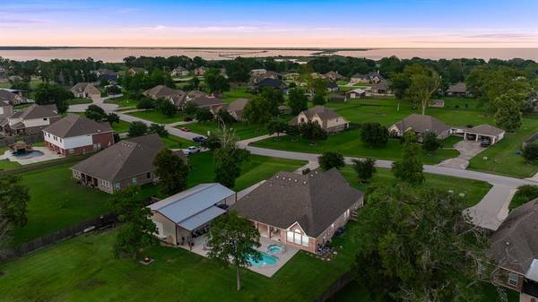 14611 Bay Wind CT, Beach City, TX 77523