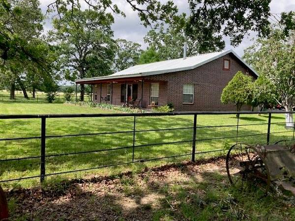 834 County Road 4130,  Crockett,  TX 75835