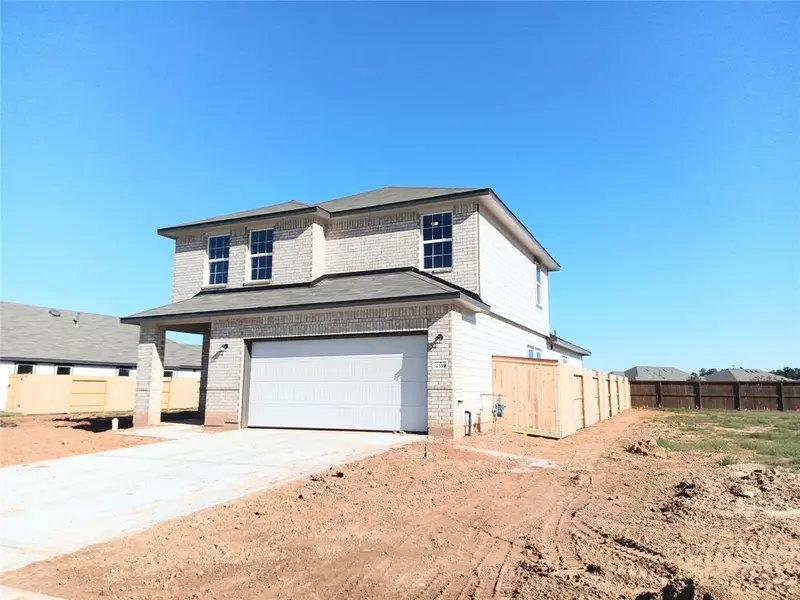 4339 Maple Root LN, Pinehurst, TX 77362