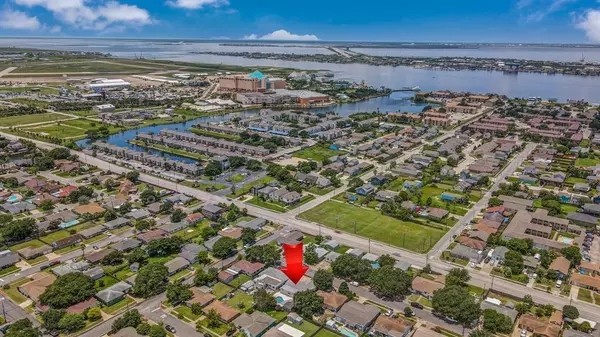 7209 Sycamore DR, Galveston, TX 77551