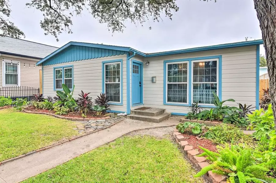 3917 Avenue P 1/2, Galveston, TX 77550