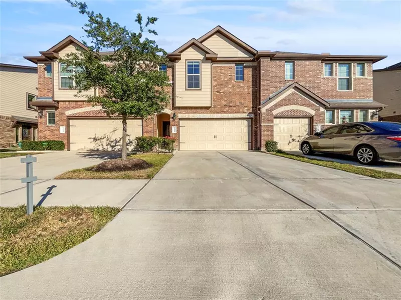 1212 Willow Plains LN, Rosenberg, TX 77471