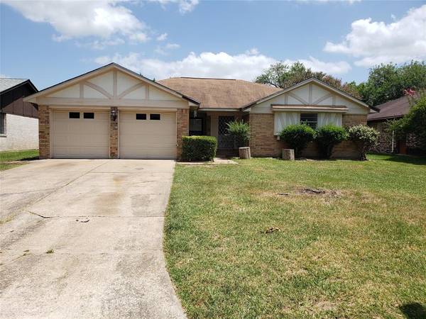 1702 Sierra DR, Baytown, TX 77521