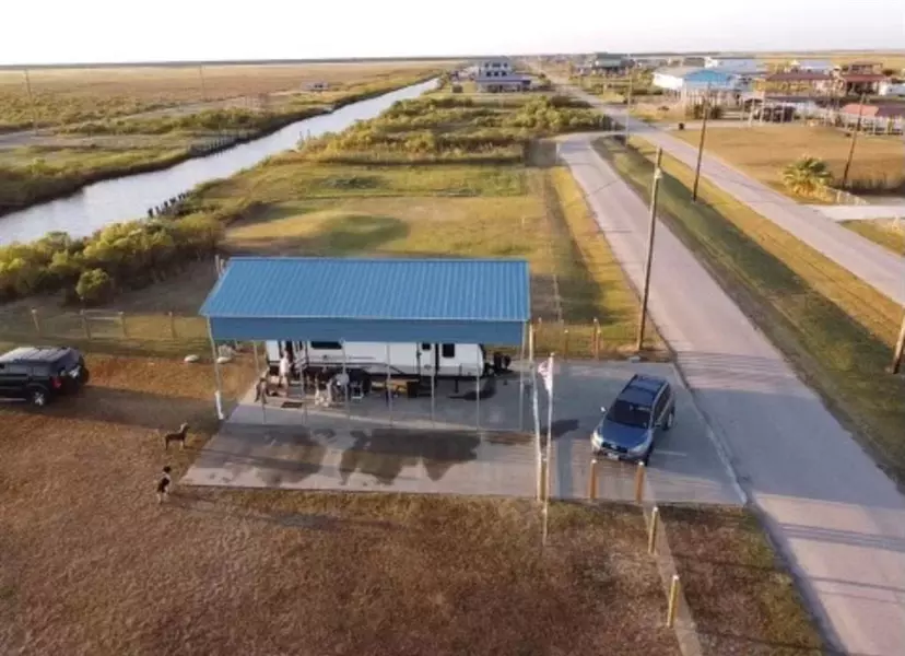 1113 Van Sant, Gilchrist, TX 77617