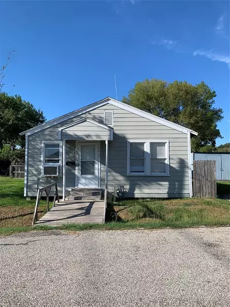 2430 5th AVE N, Texas City, TX 77590