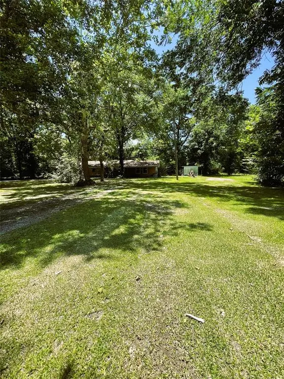 17084 Old Schoolhouse RD, Batson, TX 77519