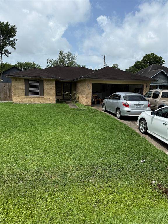 3217 Edgewood DR, Dickinson, TX 77539