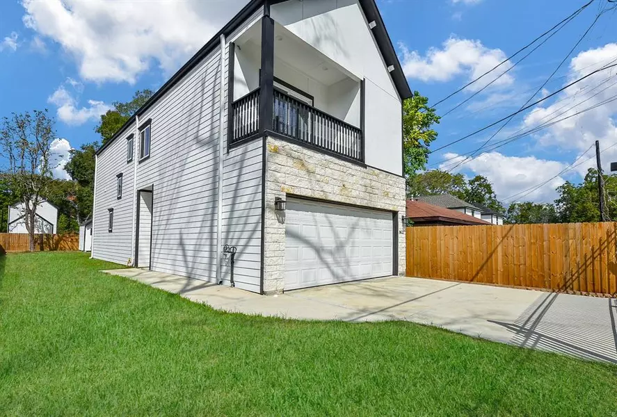 8621 Bertwood ST, Houston, TX 77016