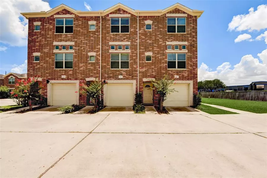 5941 South LOOP E #1303, Houston, TX 77033