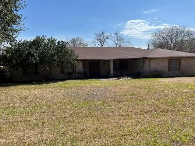 16 Encino Loma, Beeville, TX 78102