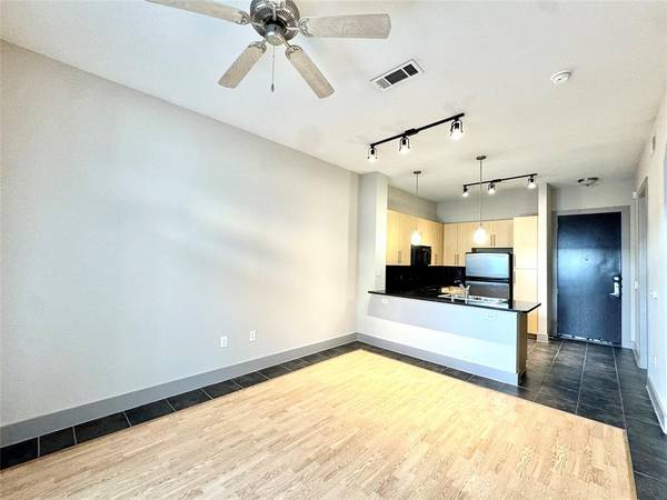 3660 Richmond AVE #328, Houston, TX 77046