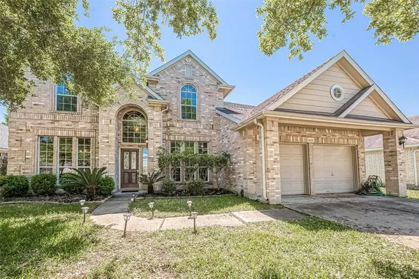 9018 Carriage Point DR, Sugar Land, TX 77479