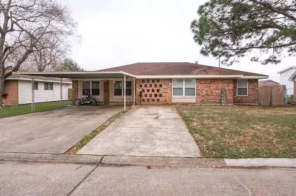 2923 Avenue O, Nederland, TX 77627