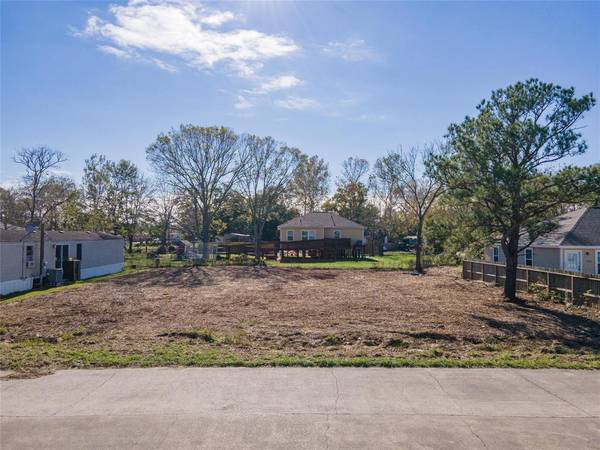 00 Putnam DR, Bacliff, TX 77518