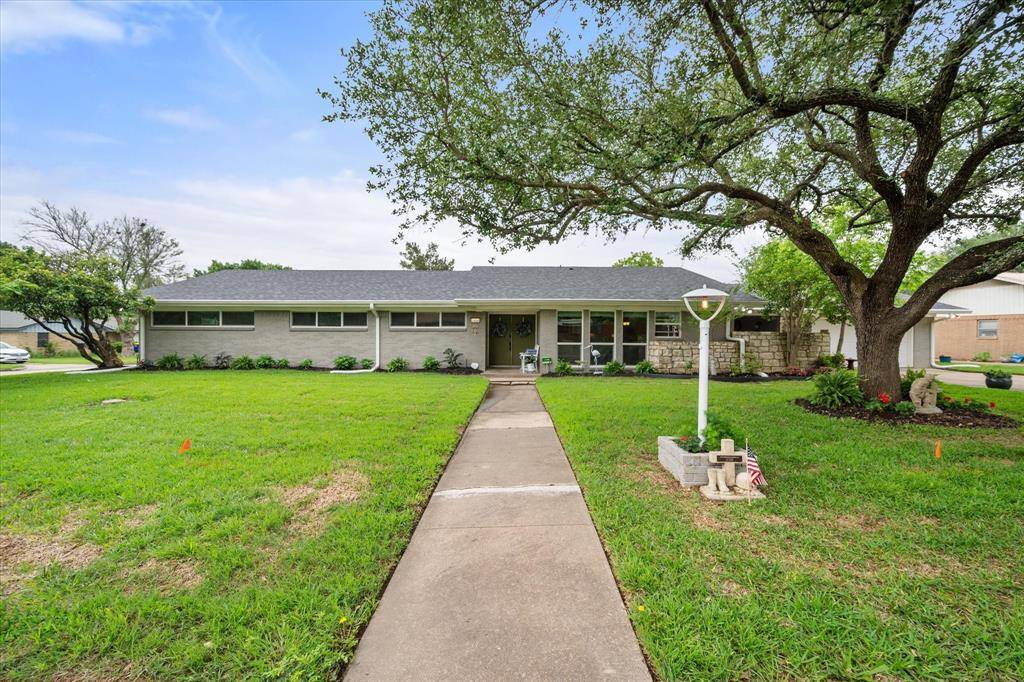 1410 Hummingbird DR, Hillsboro, TX 76645