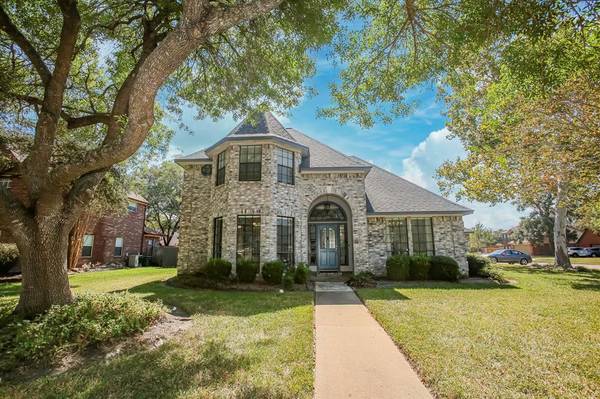 52 Apricot CT, Lake Jackson, TX 77566