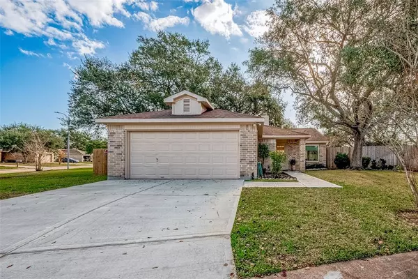 3118 Whetrock LN, Sugar Land, TX 77479