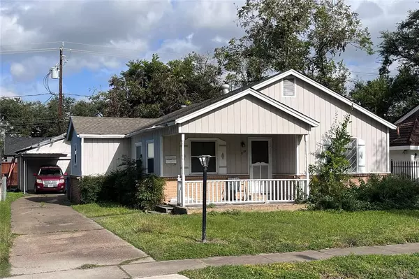 839 E 26th ST, Houston, TX 77009