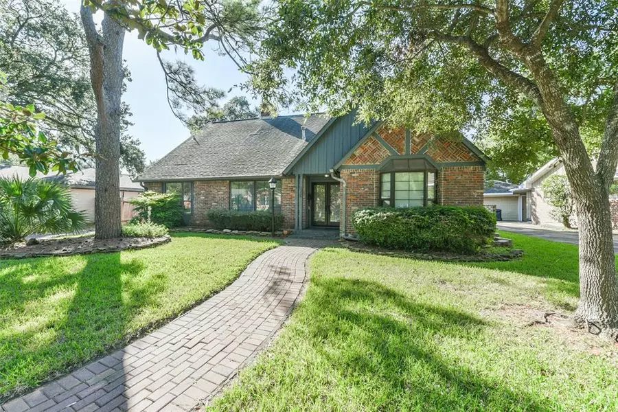 1326 Saxony LN, Houston, TX 77058