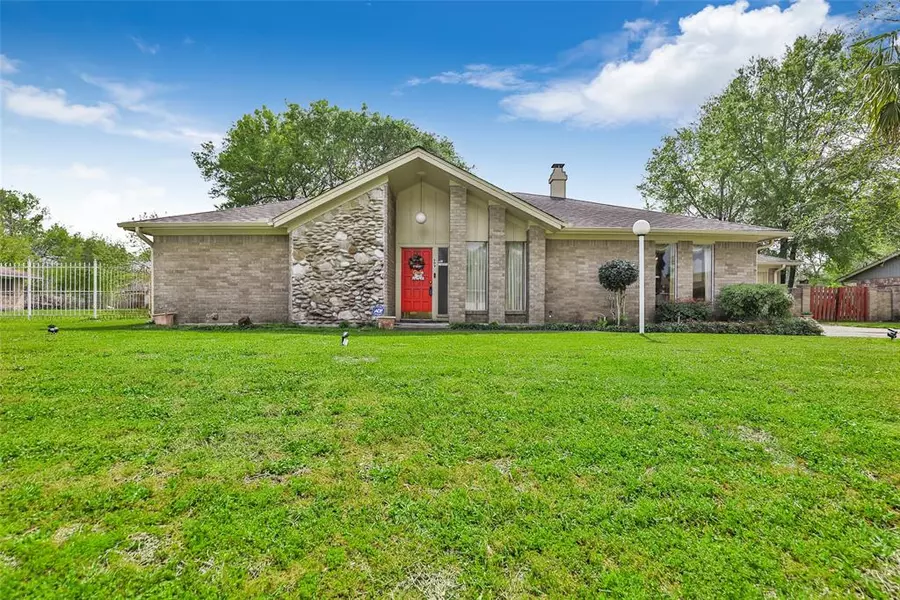 609 Red Oak AVE, Crosby, TX 77532