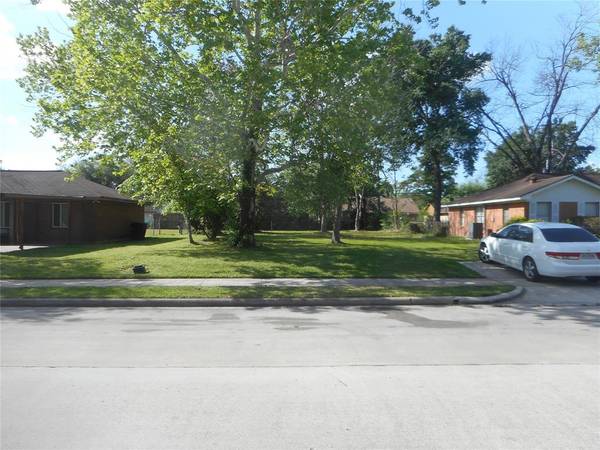 9419 Springmont DR, Houston, TX 77080