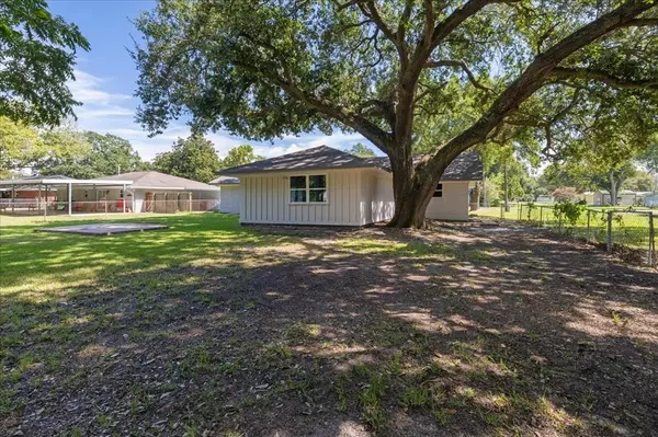 Winnie, TX 77665,330 W Cypress AVE