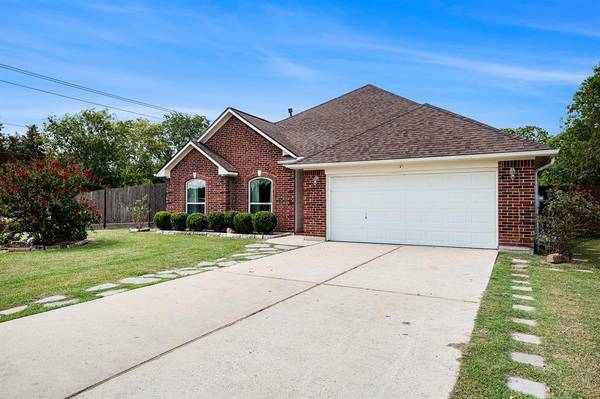 2350 Troon DR, Alvin, TX 77511