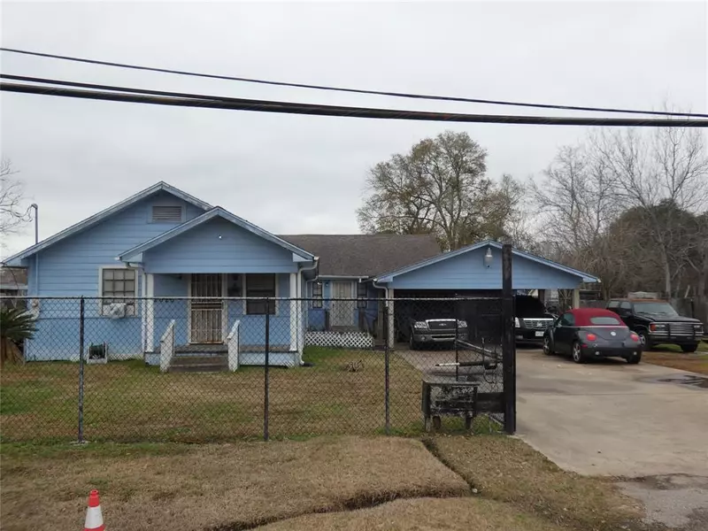 2820 Hebert ST, Beaumont, TX 77705