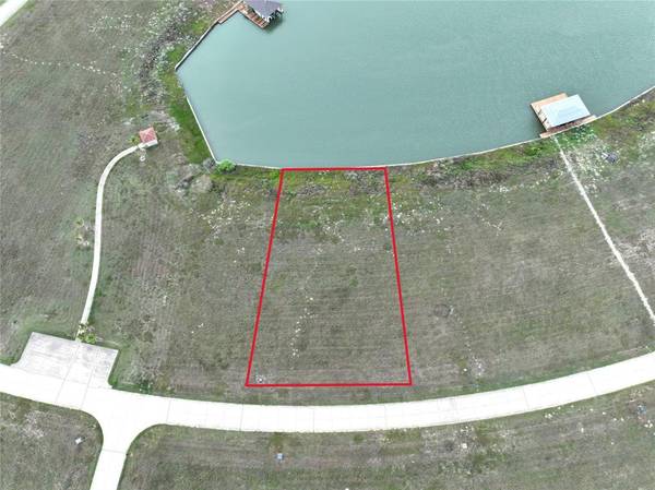 33 W Burgundy Bay, Port O Connor, TX 77982