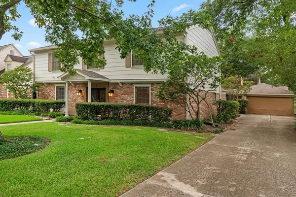 Houston, TX 77079,527 Briar Knoll DR