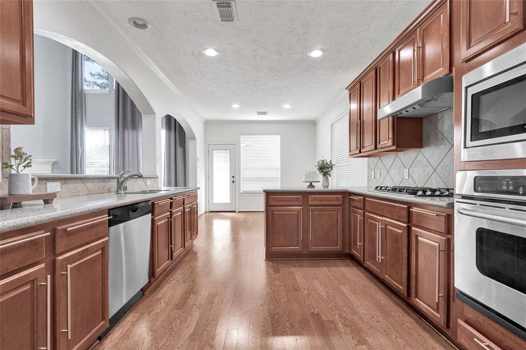 Tomball, TX 77377,17719 Feathers Landing DR