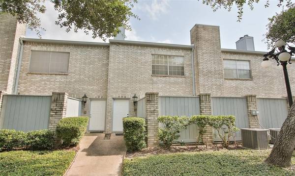 450 Wilcrest DR #450,  Houston,  TX 77042